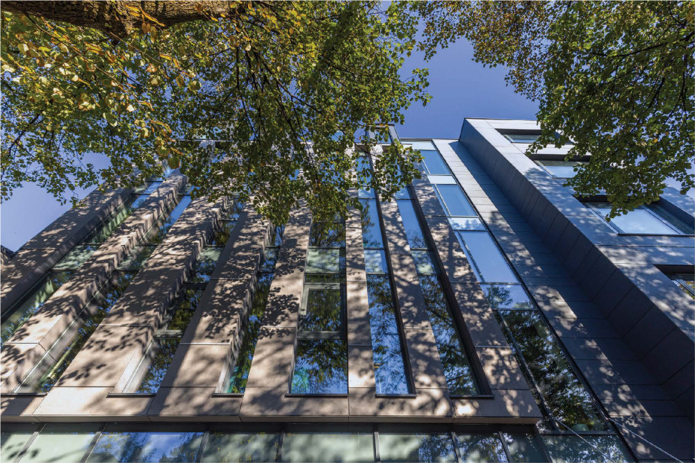 Biroju ēka Brīvības gatvē 275