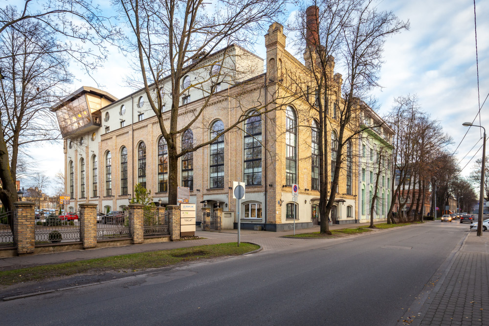 Biroju ēkas vēsturiskajā VEF teritorijā